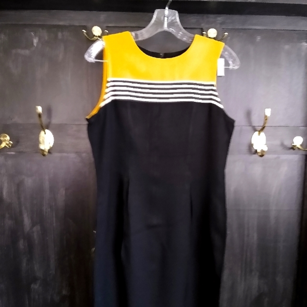 Lovely ladies black and yellow dress size 6P